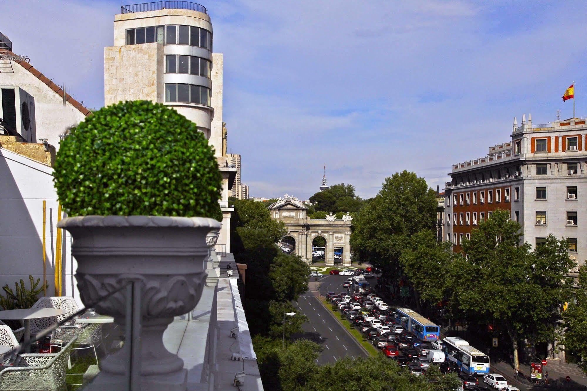 Boutike Cibeles Lägenhet Madrid Exteriör bild